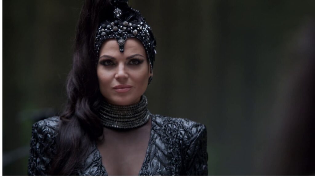 Regina Mills (Rainha Má) - As 10 Vilãs Mais Amadas da Ficção
